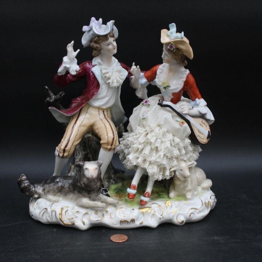 **ANTIQUE** Dresden “courting couple”